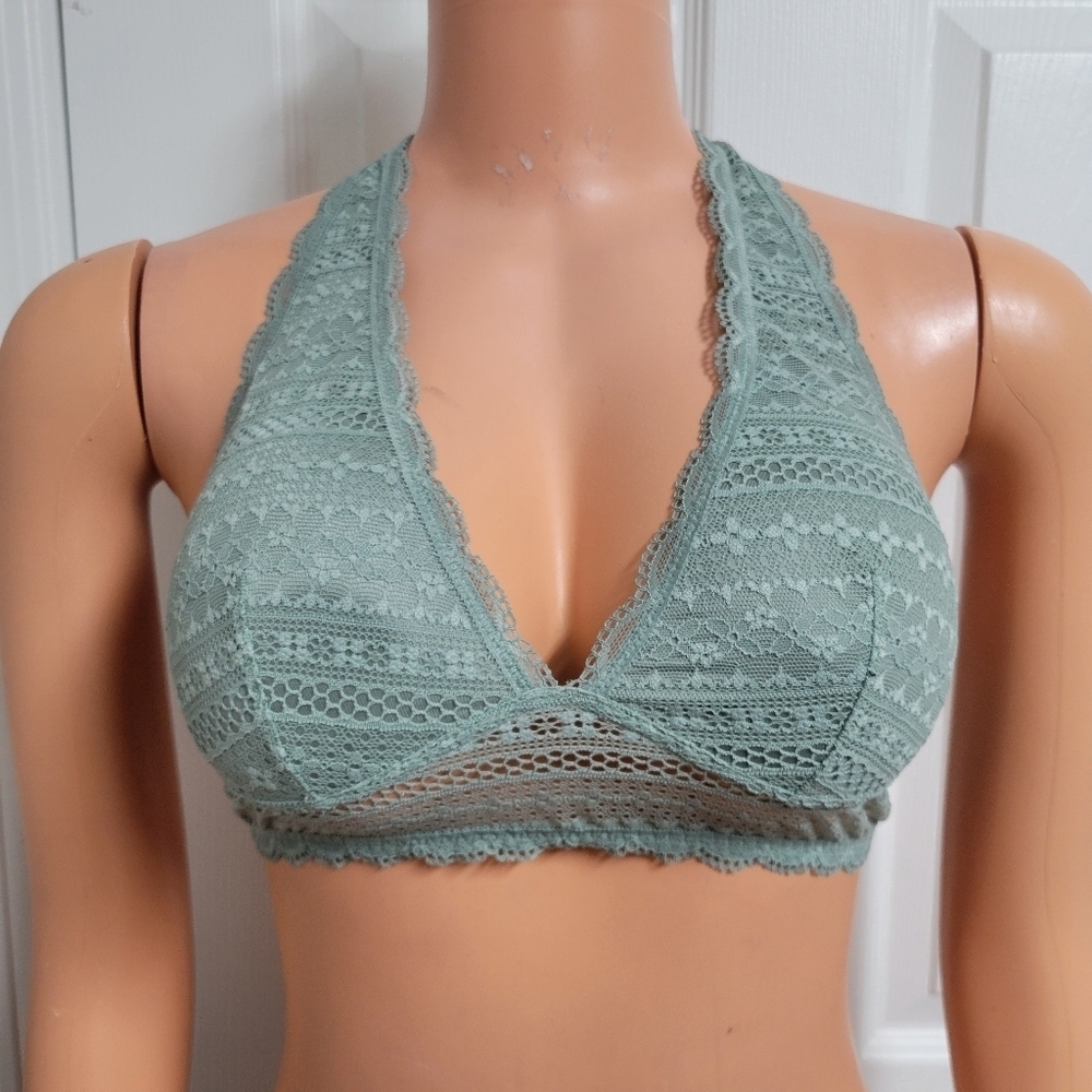 Victoria's Secret NWT Unlined Halter Lace Bralette Size Snall.